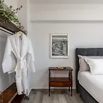 Oasis Luxury Residences *