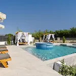 Oasis Luxury Residences Apartmán *