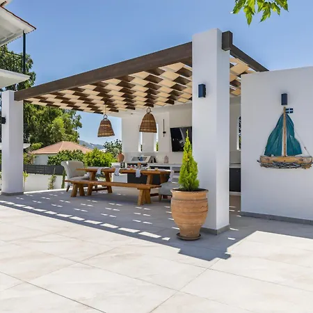Oasis Luxury Residences Apartment